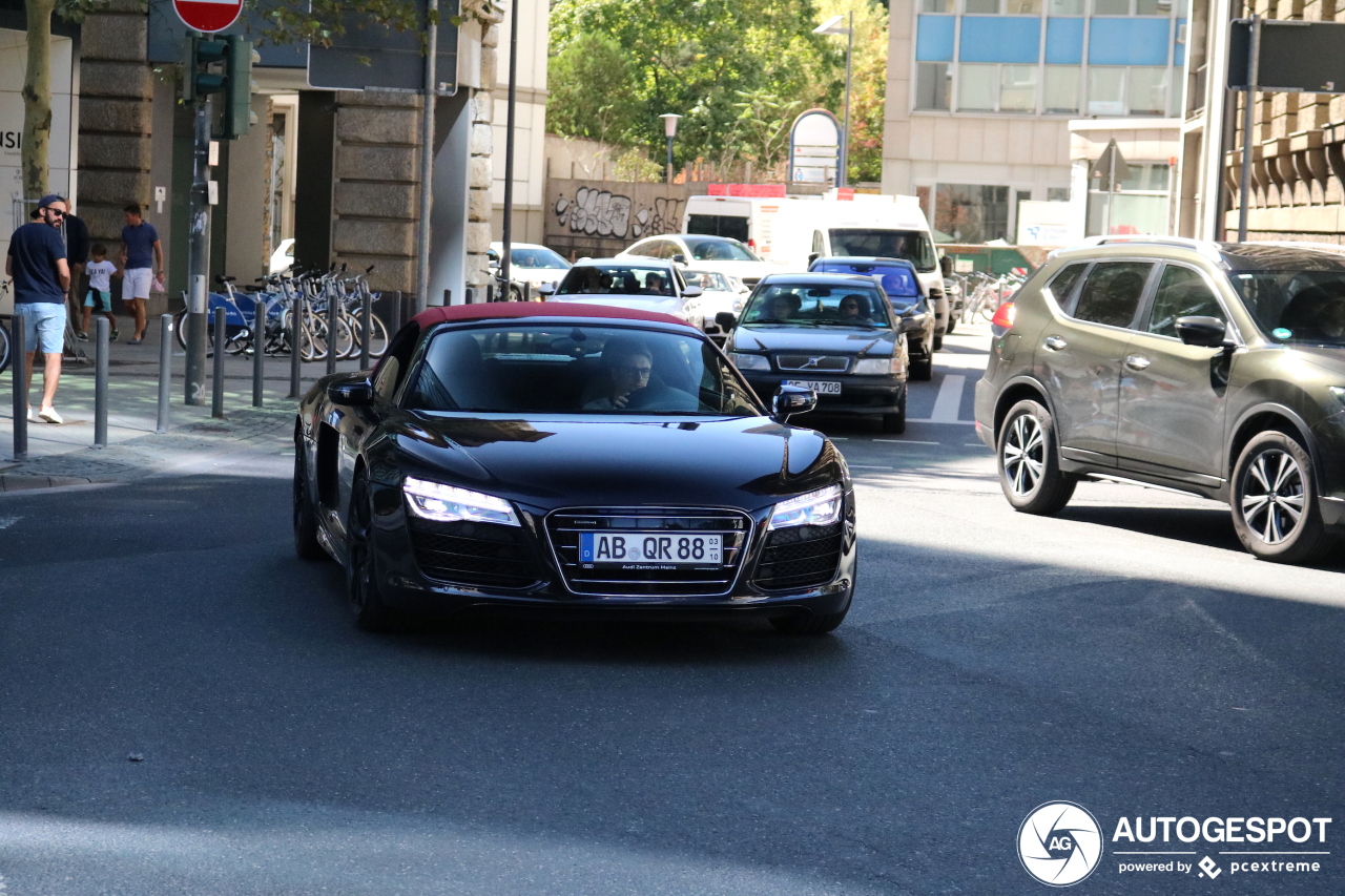 Audi R8 V10 Spyder 2013