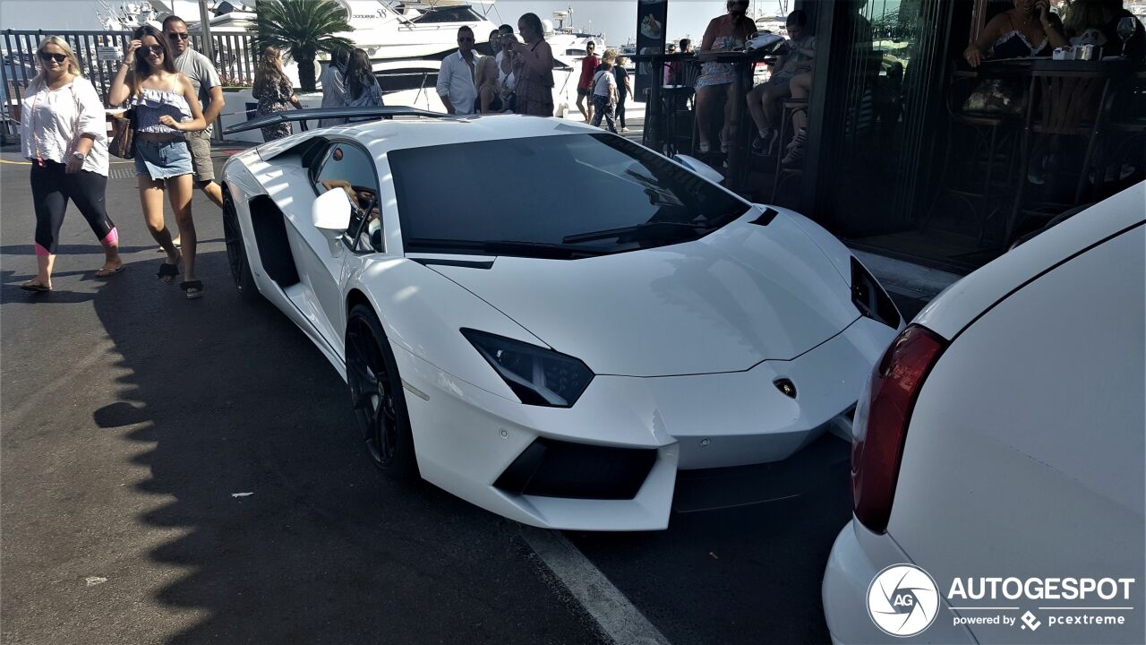 Lamborghini Aventador LP700-4