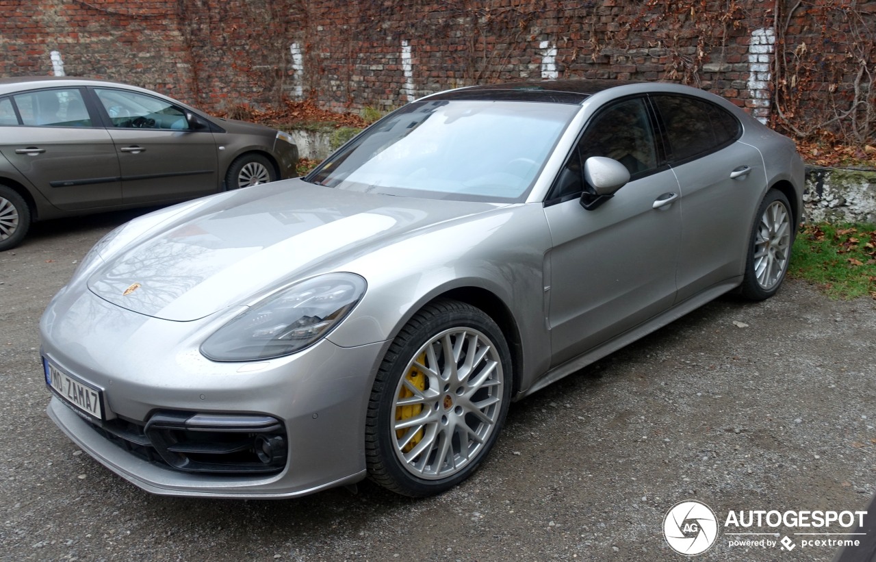 Porsche 971 Panamera Turbo