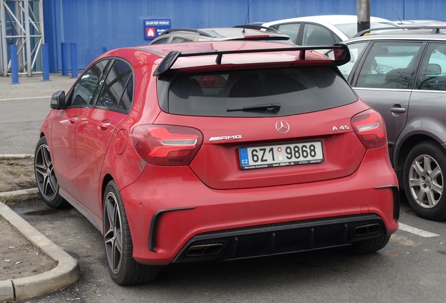 Mercedes-AMG A 45 W176 2015