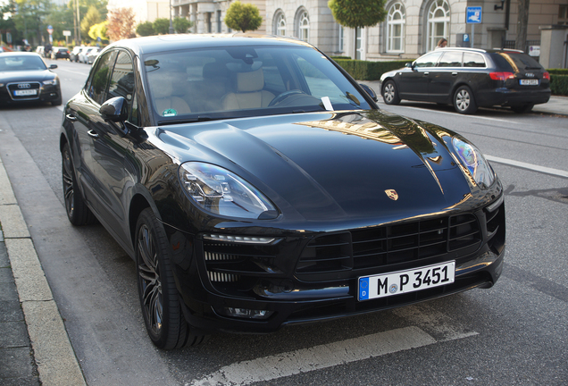 Porsche 95B Macan GTS