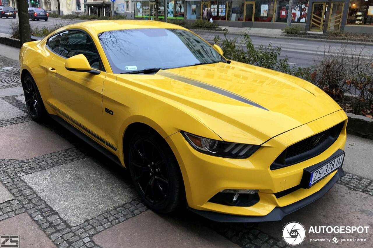 Ford Mustang GT 2015 Black Shadow Edition