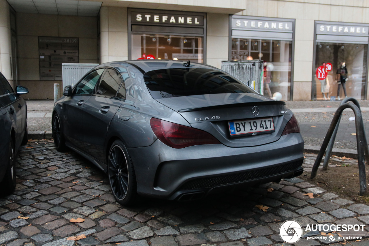 Mercedes-Benz CLA 45 AMG C117