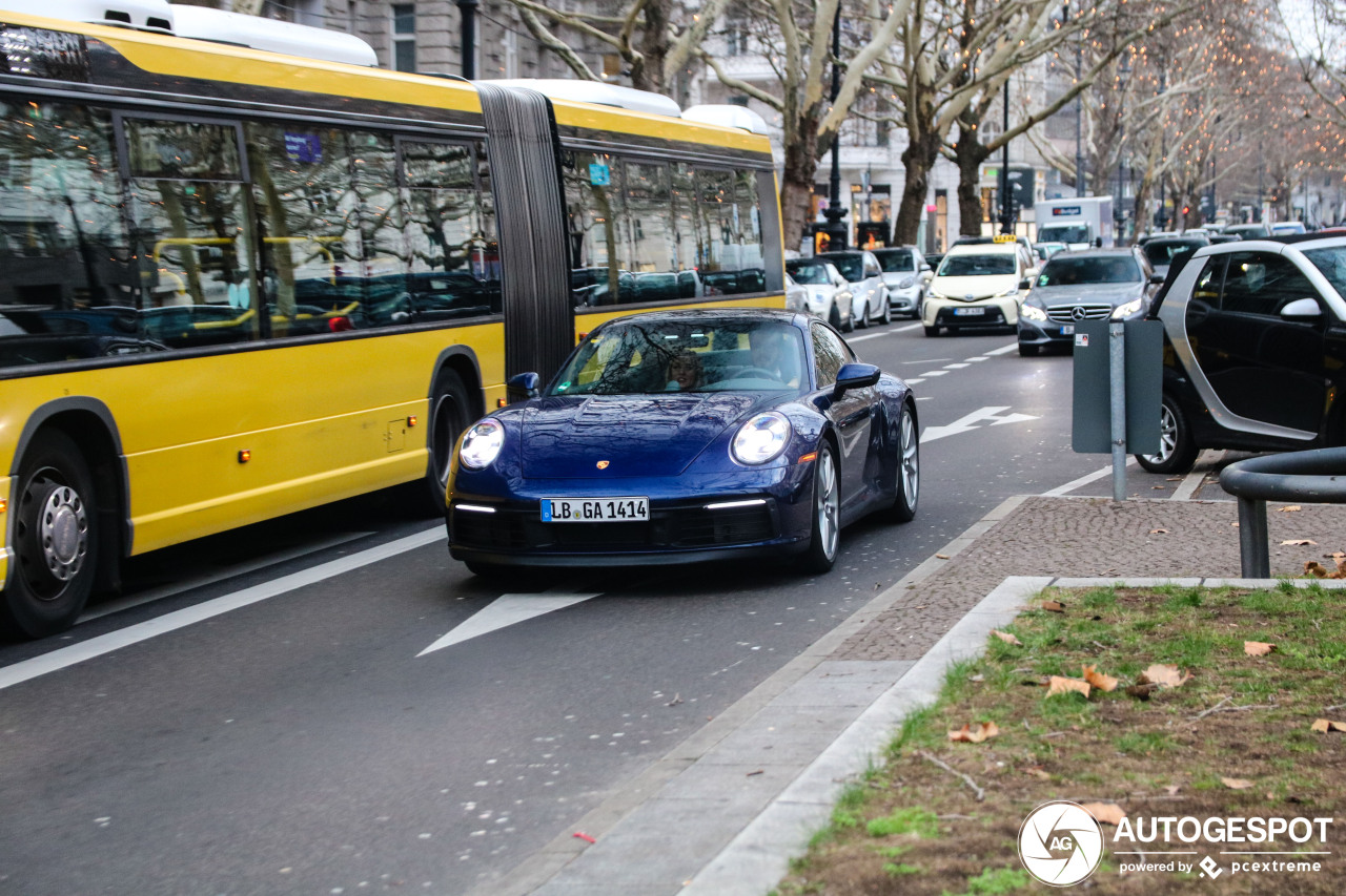 Eerste Porsche 992 Carrera S gespot zonder camouflage