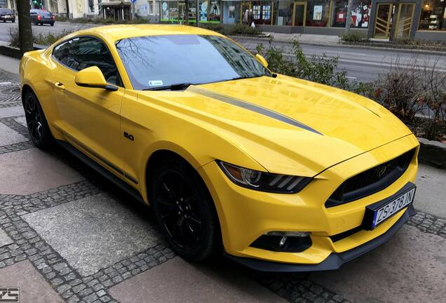 Ford Mustang GT 2015 Black Shadow Edition