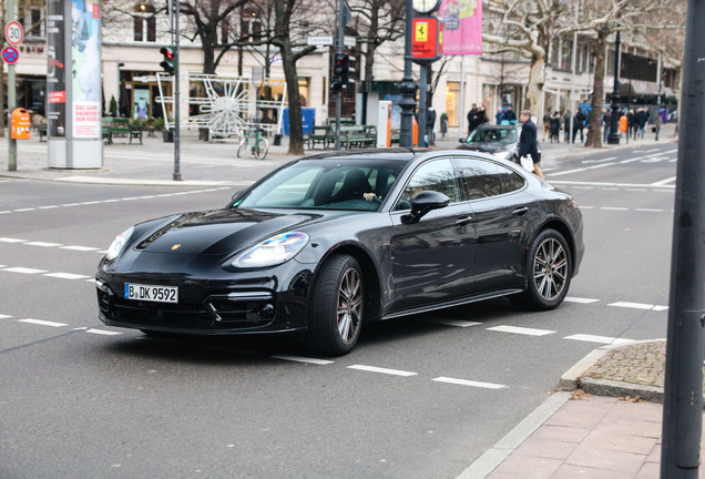 Porsche 971 Panamera Turbo