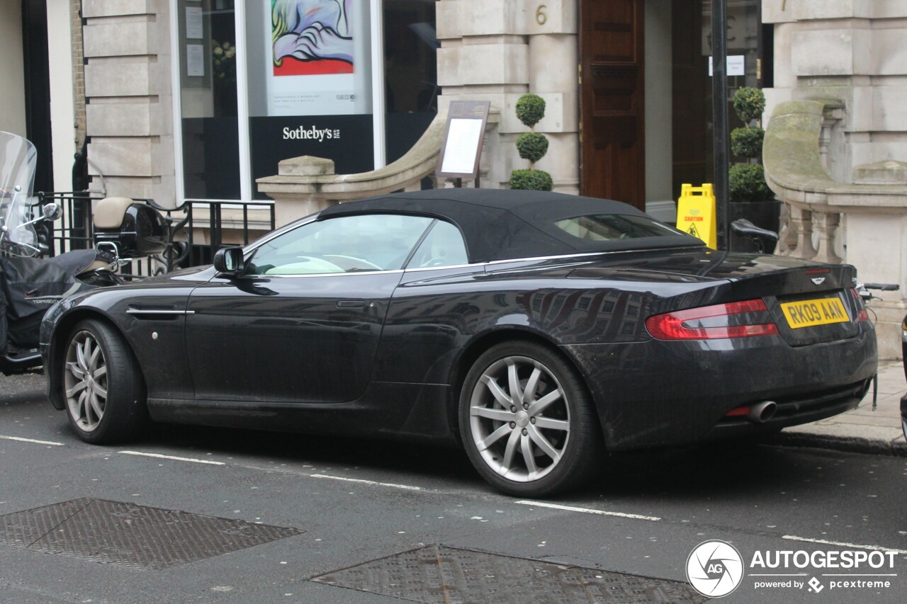 Aston Martin DB9 Volante