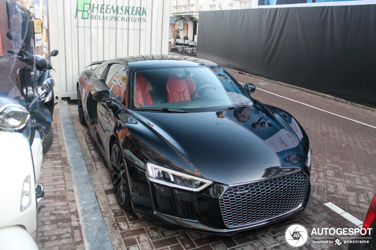 Audi R8 V10 Plus 2015