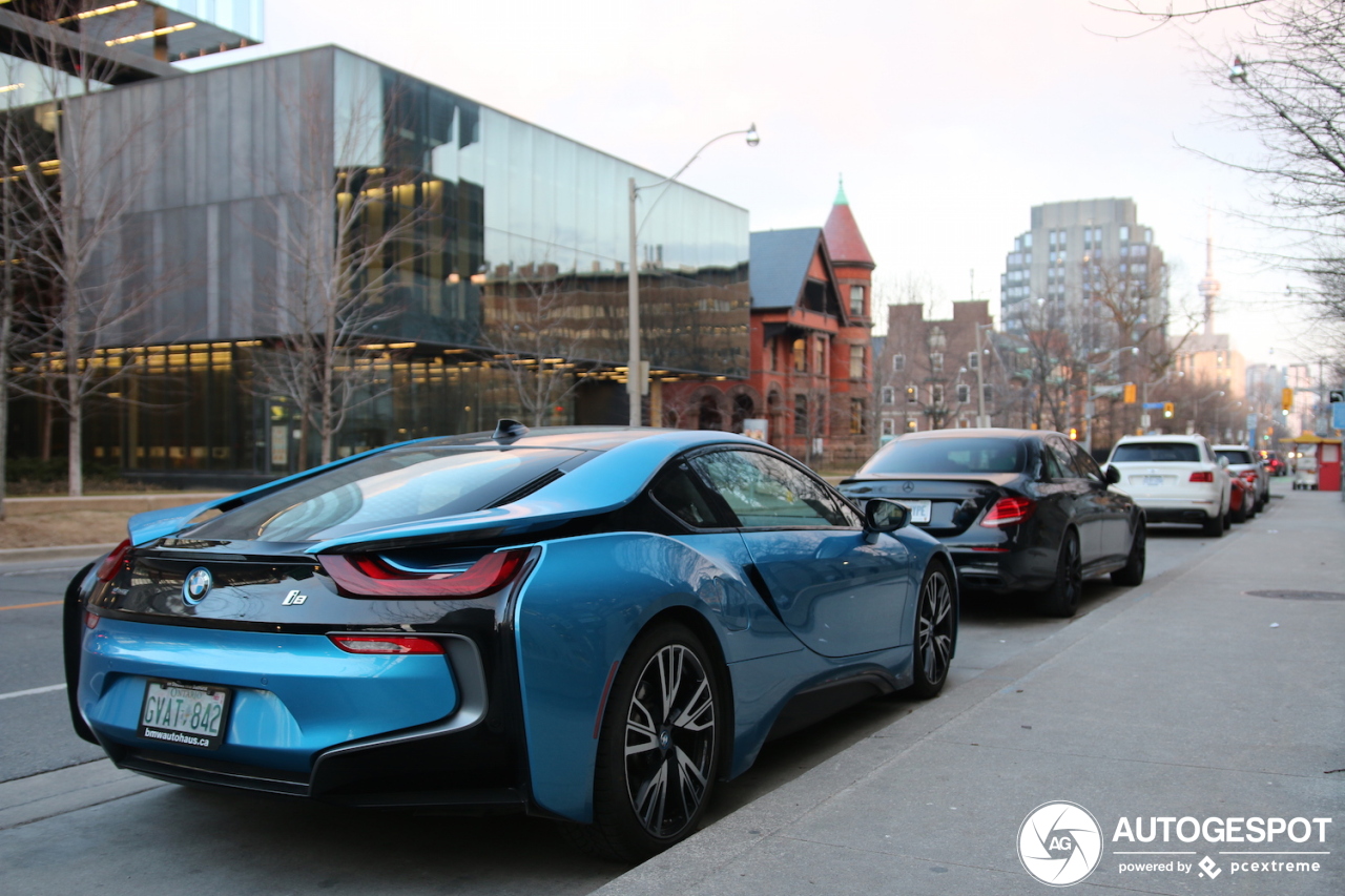 BMW i8