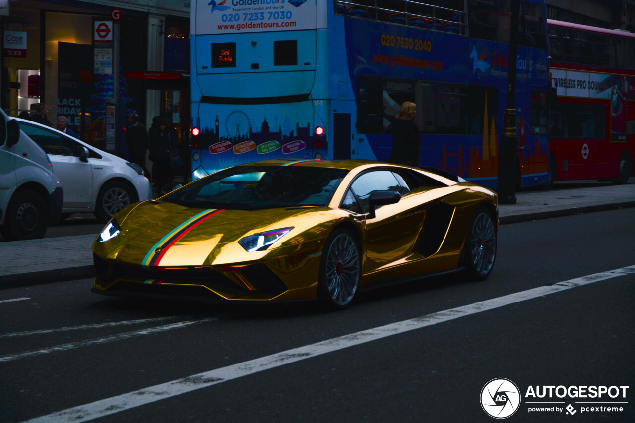 Lamborghini Aventador S LP740-4