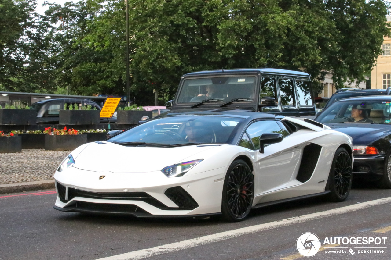 Lamborghini Aventador S LP740-4 Roadster