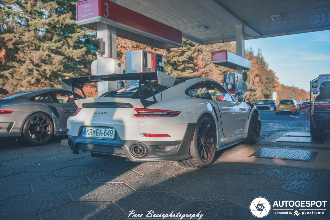 Porsche 991 GT2 RS Weissach Package