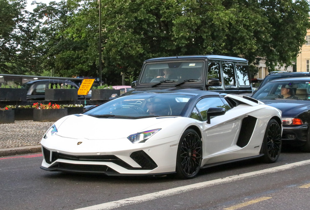 Lamborghini Aventador S LP740-4 Roadster