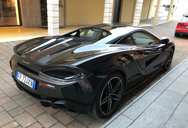 McLaren 570S