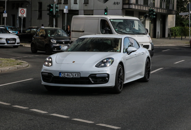 Porsche 971 Panamera Turbo