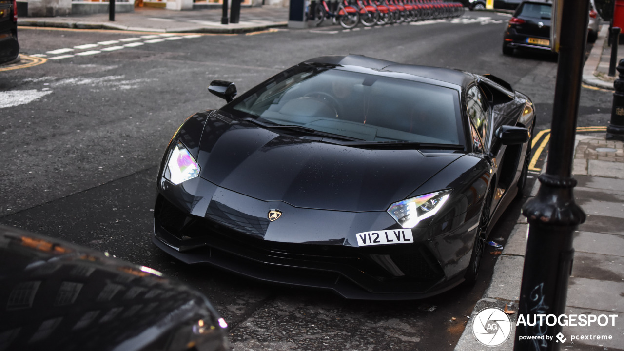 Lamborghini Aventador S LP740-4 Roadster