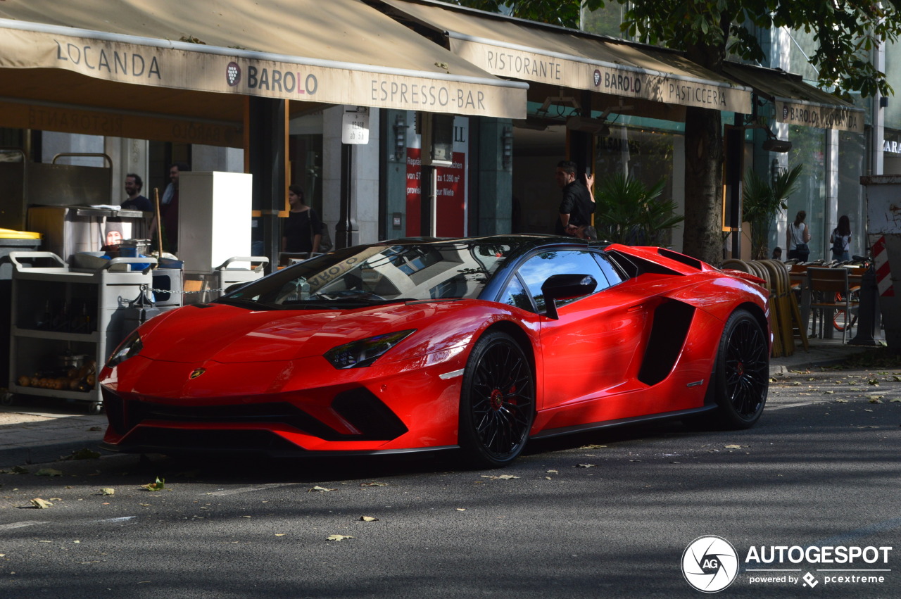 Lamborghini Aventador S LP740-4 Roadster