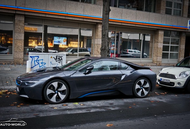 BMW i8