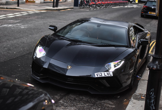 Lamborghini Aventador S LP740-4 Roadster