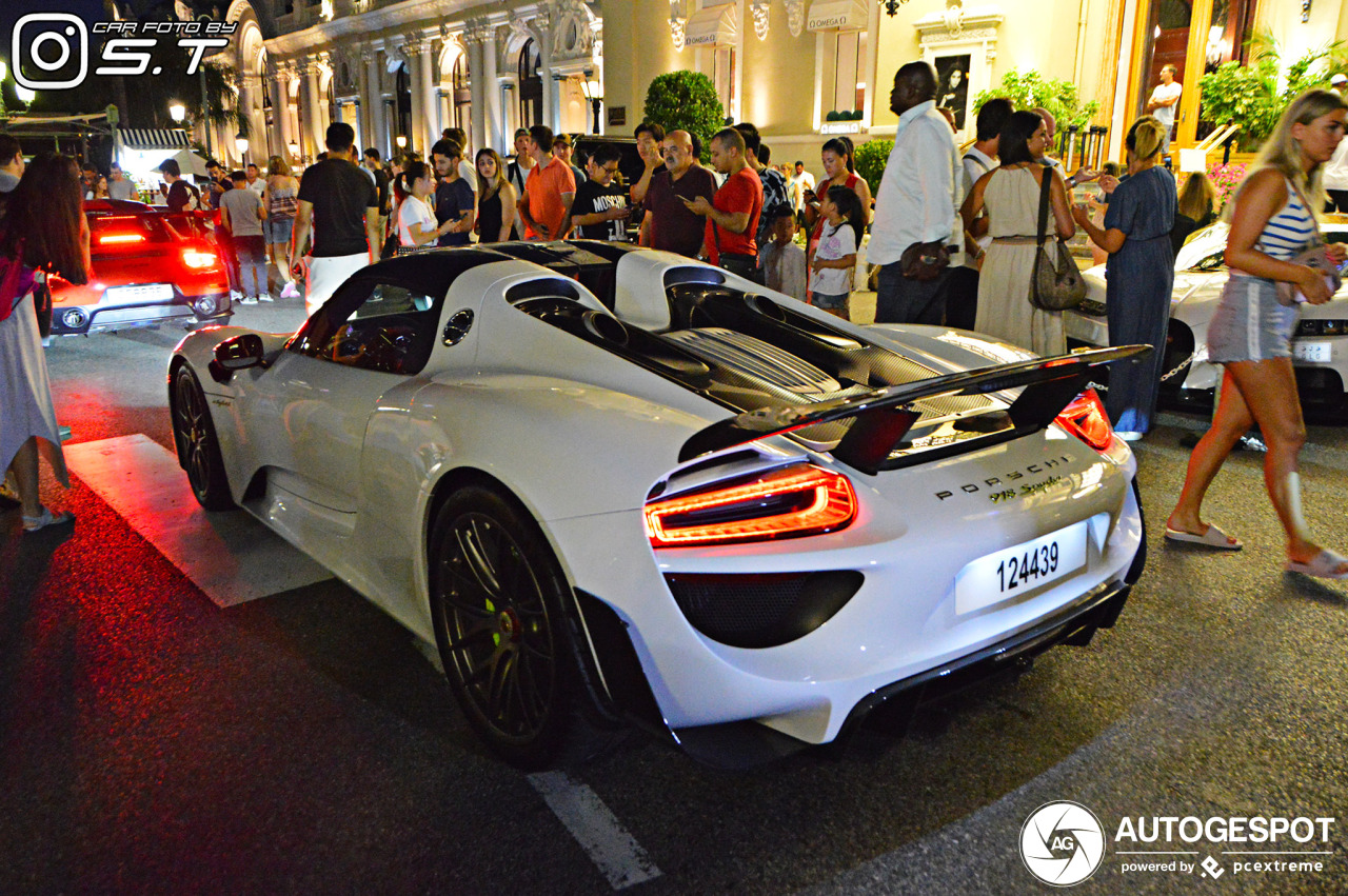 Porsche 918 Spyder Weissach Package