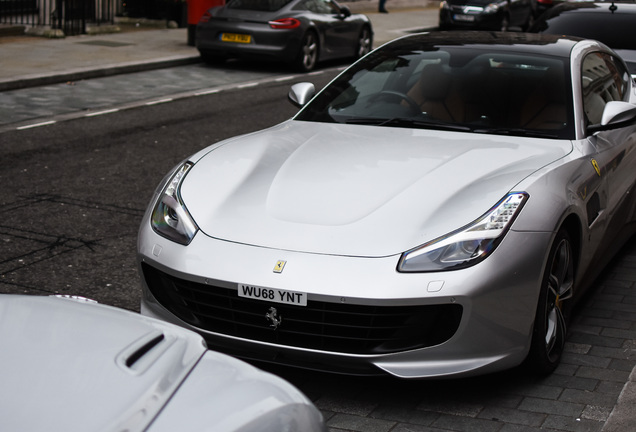 Ferrari GTC4Lusso