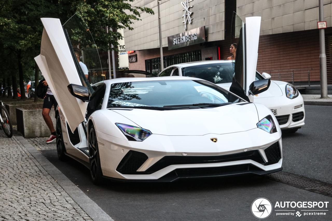 Lamborghini Aventador S LP740-4