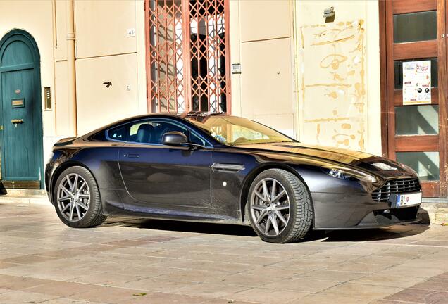 Aston Martin V8 Vantage 2012