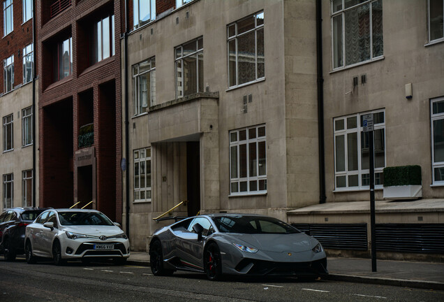 Lamborghini Huracán LP640-4 Performante