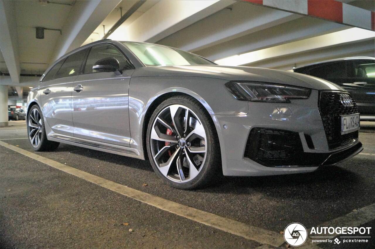 Audi RS4 Avant B9