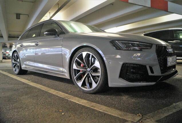 Audi RS4 Avant B9