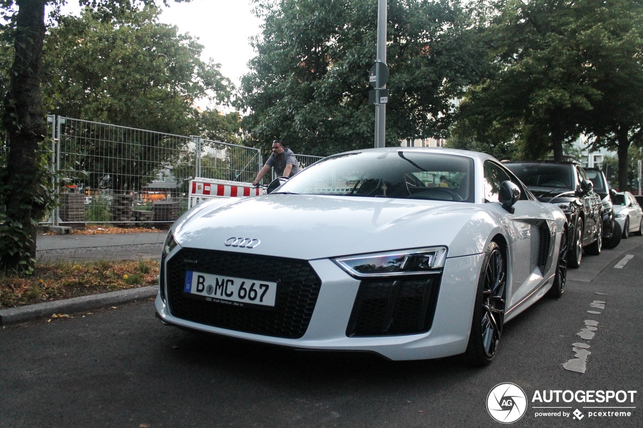 Audi R8 V10 Plus 2015