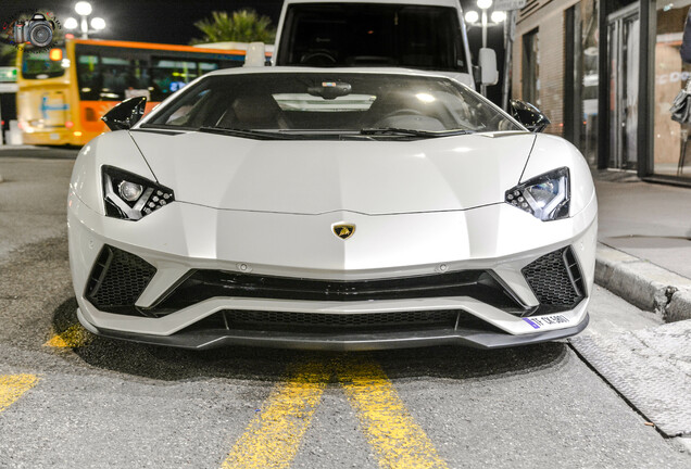 Lamborghini Aventador S LP740-4