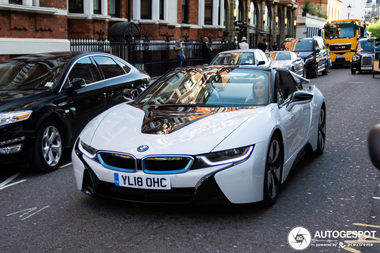 BMW i8 Roadster