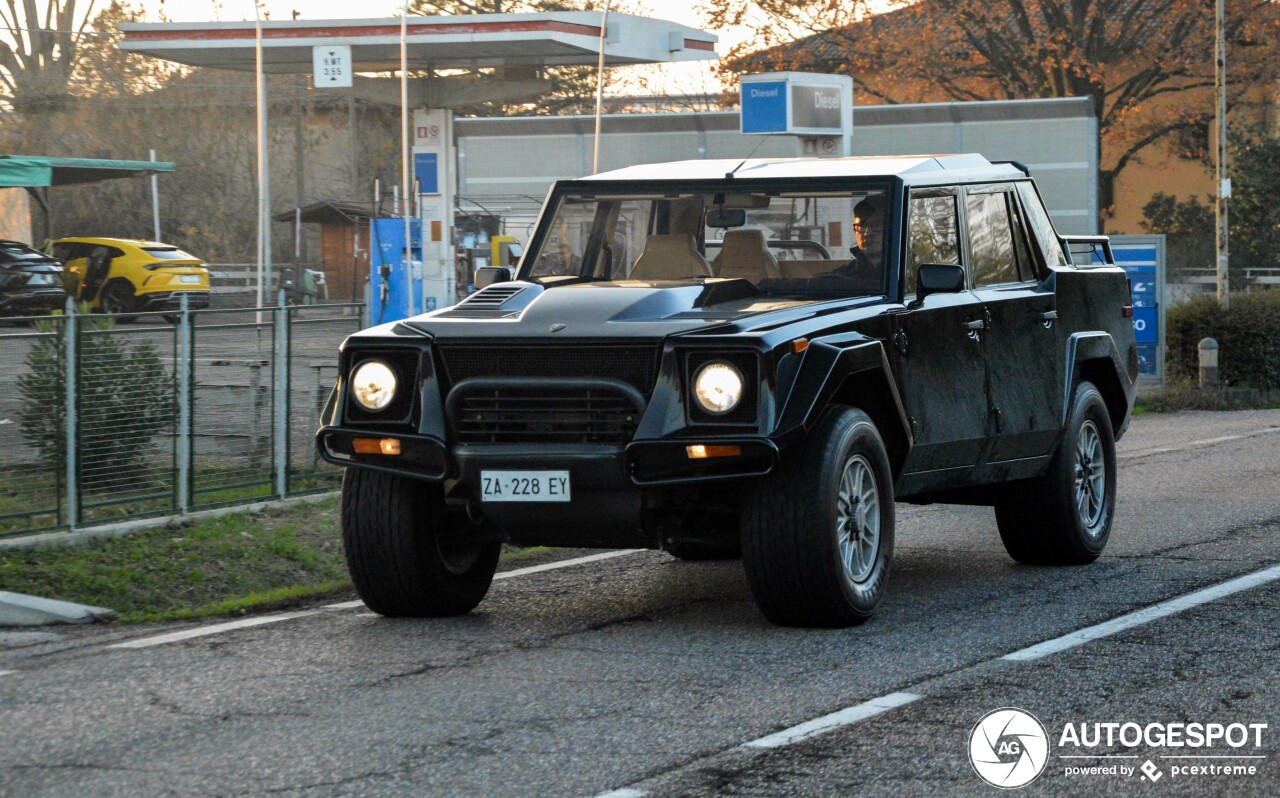 Lamborghini LM002