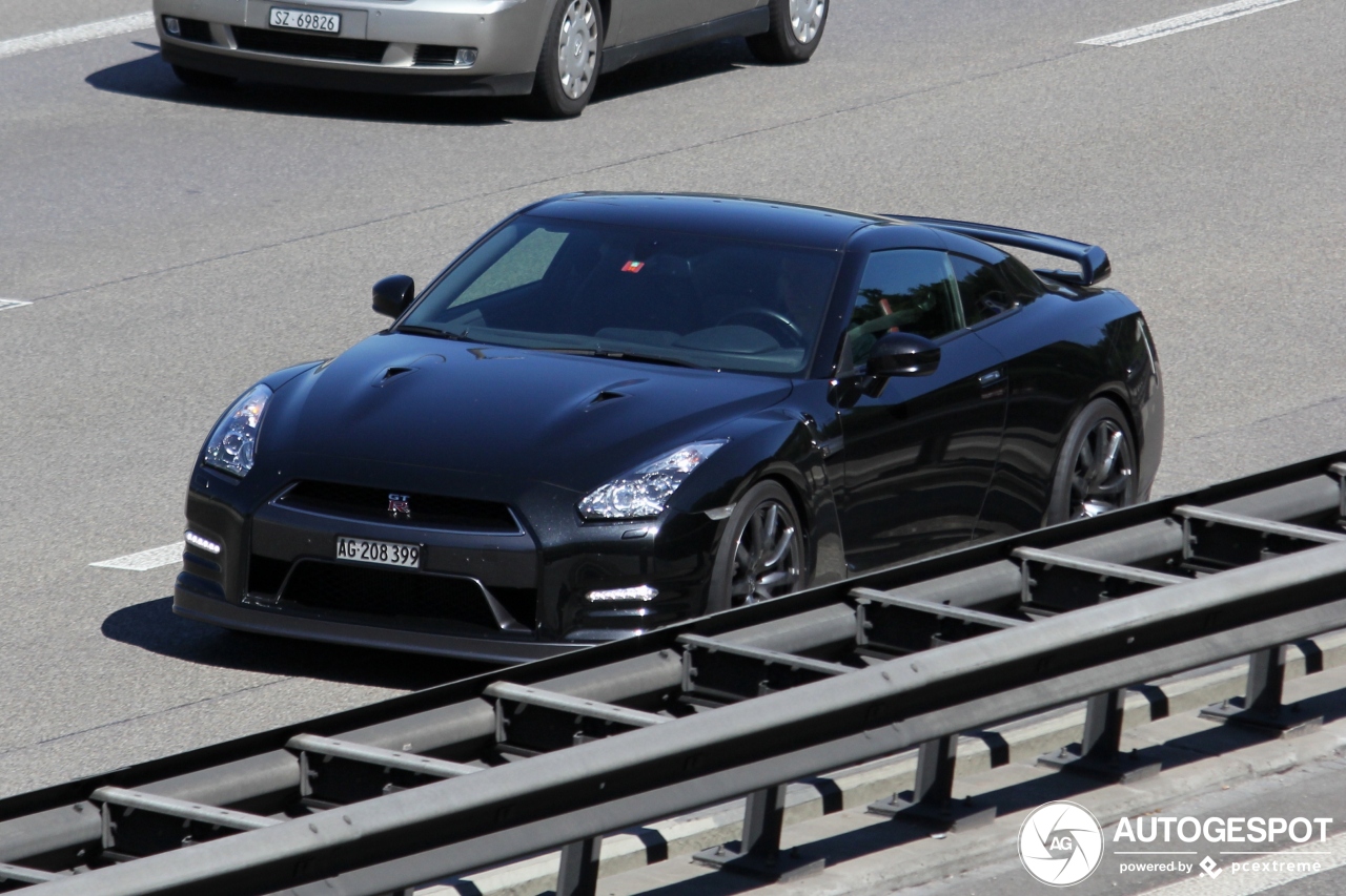 Nissan GT-R 2011