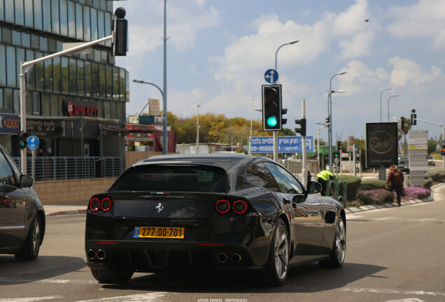 Ferrari GTC4Lusso T