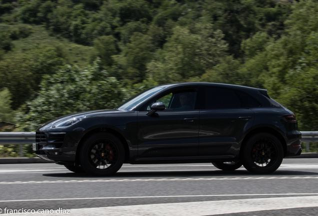 Porsche 95B Macan GTS