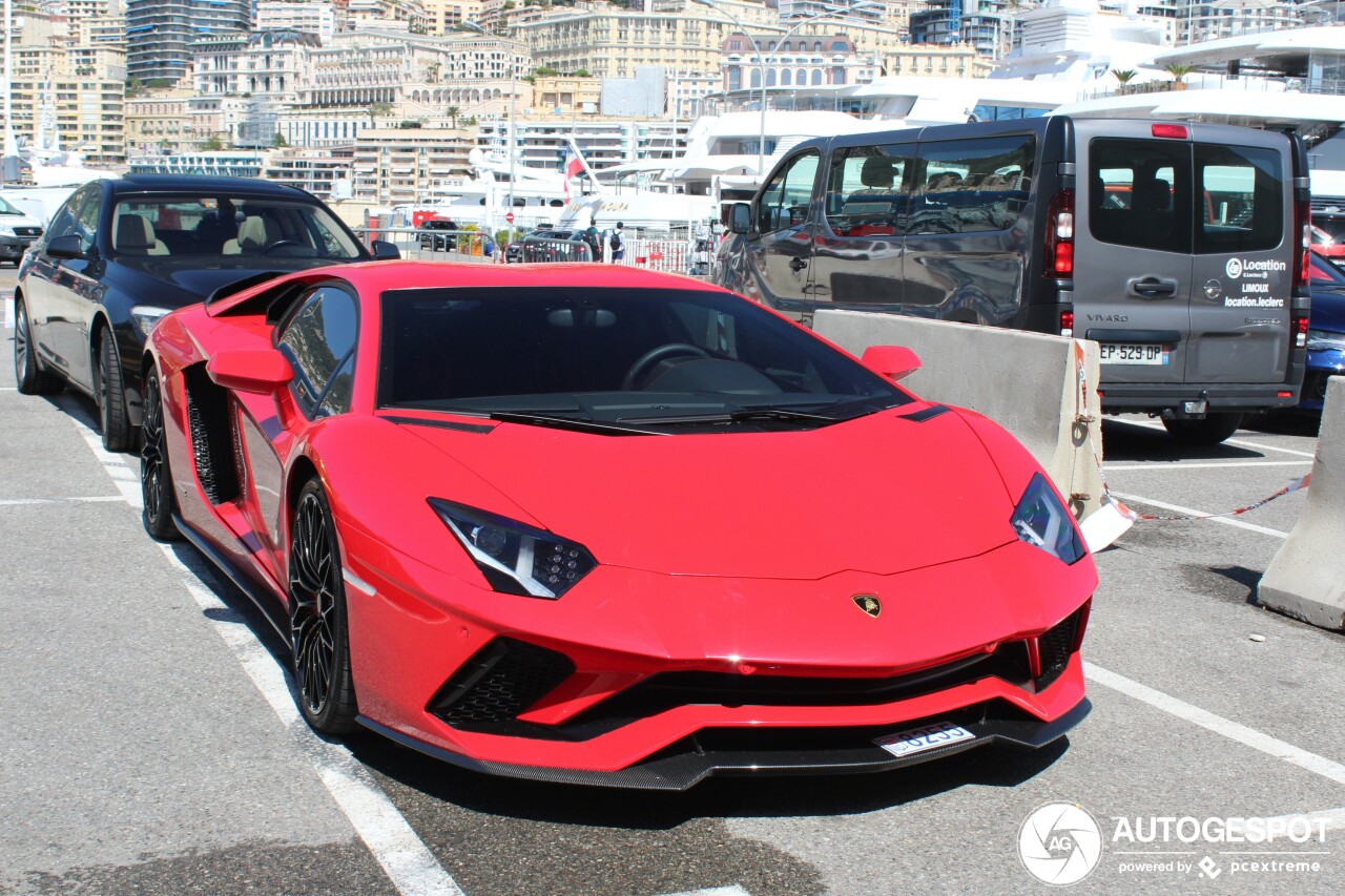 Lamborghini Aventador S LP740-4