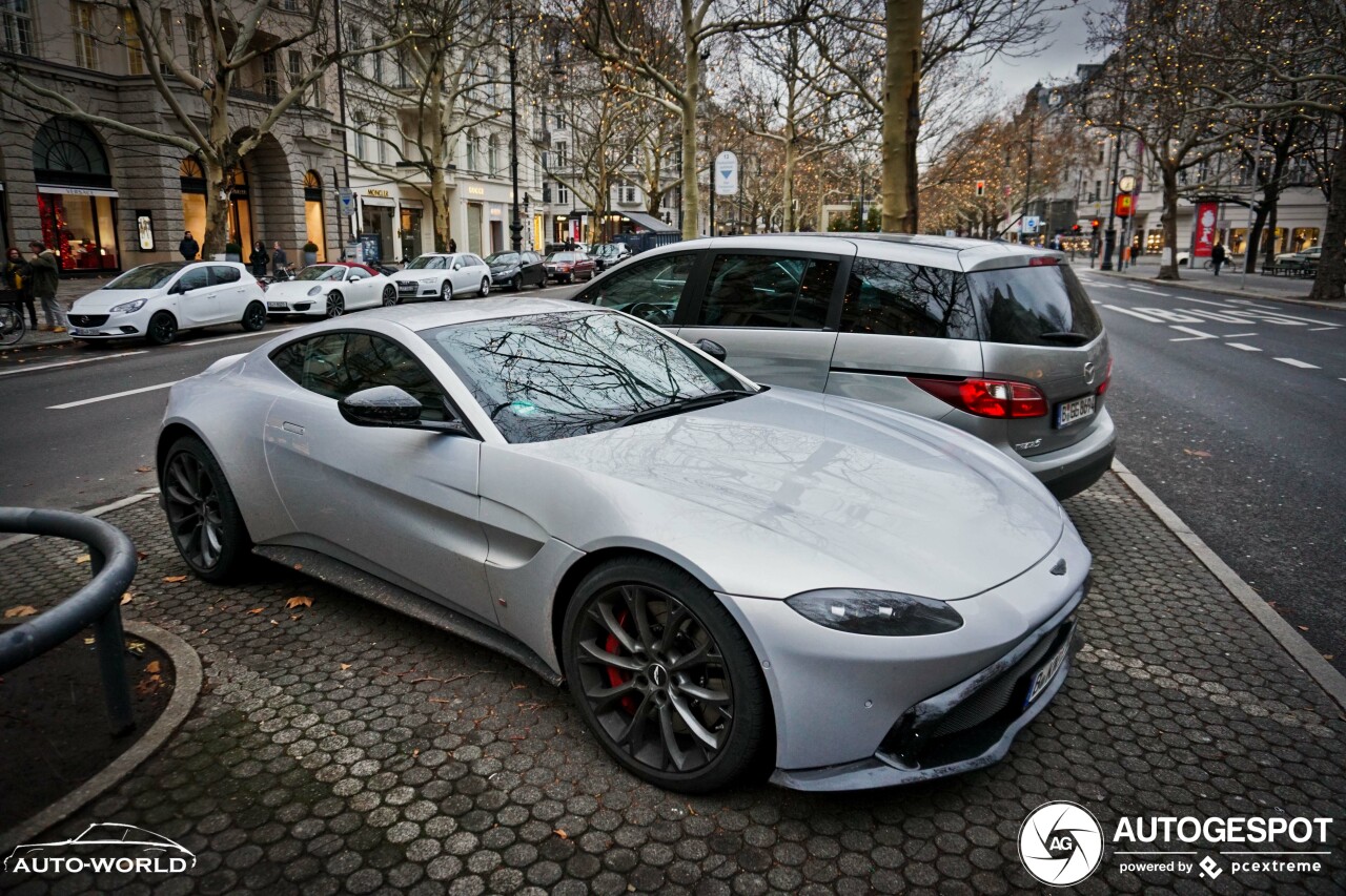 Aston Martin V8 Vantage 2018