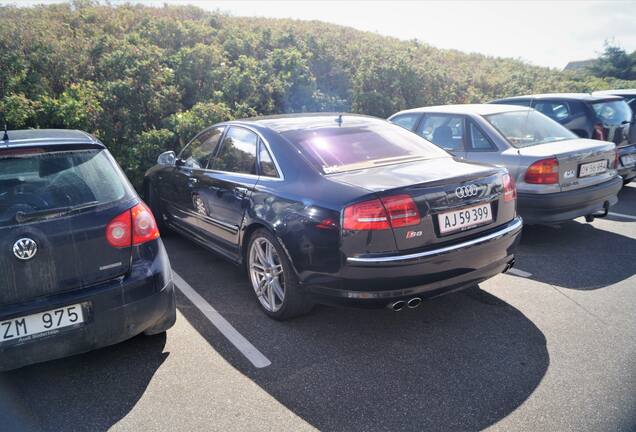 Audi S8 D3