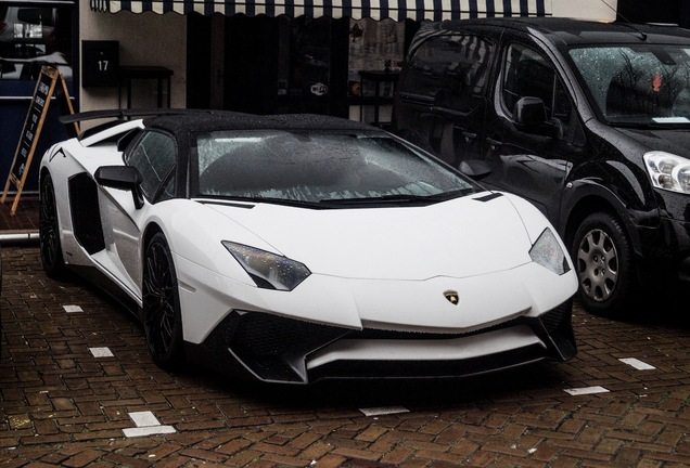 Lamborghini Aventador LP750-4 SuperVeloce Roadster