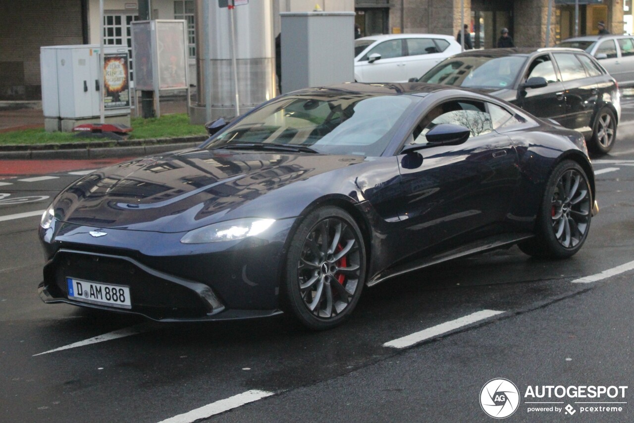 Aston Martin V8 Vantage 2018