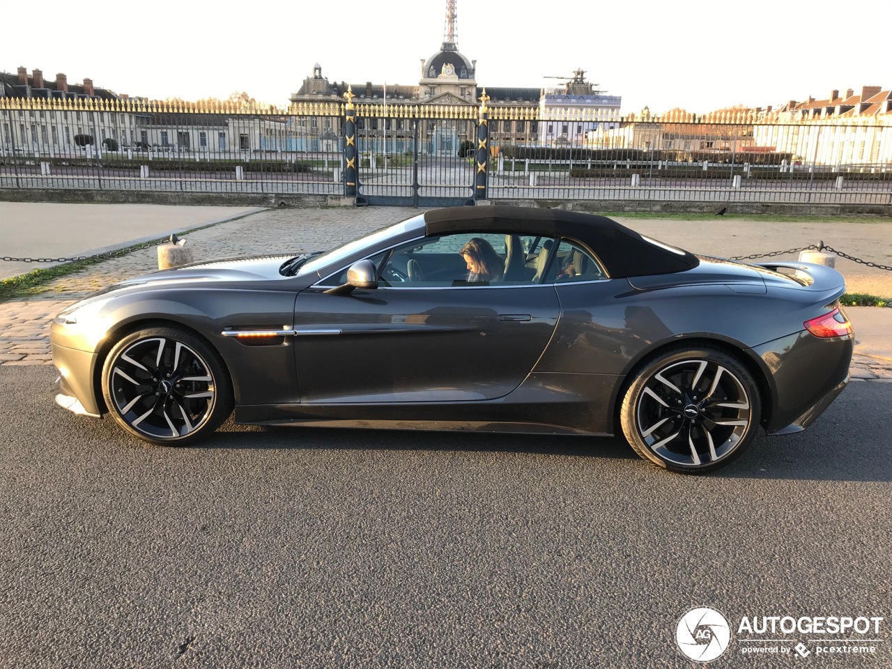 Aston Martin Vanquish Volante