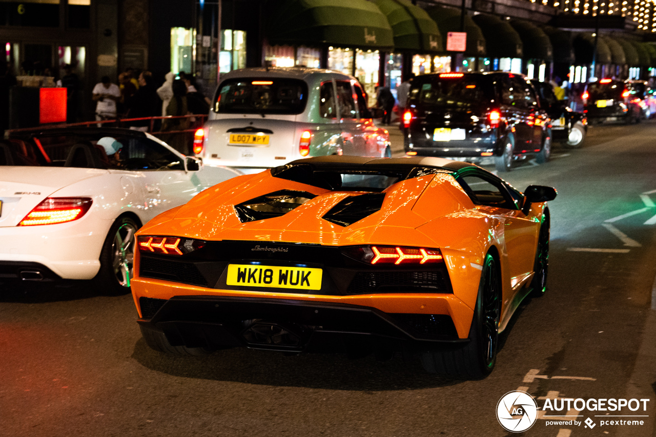 Lamborghini Aventador S LP740-4 Roadster