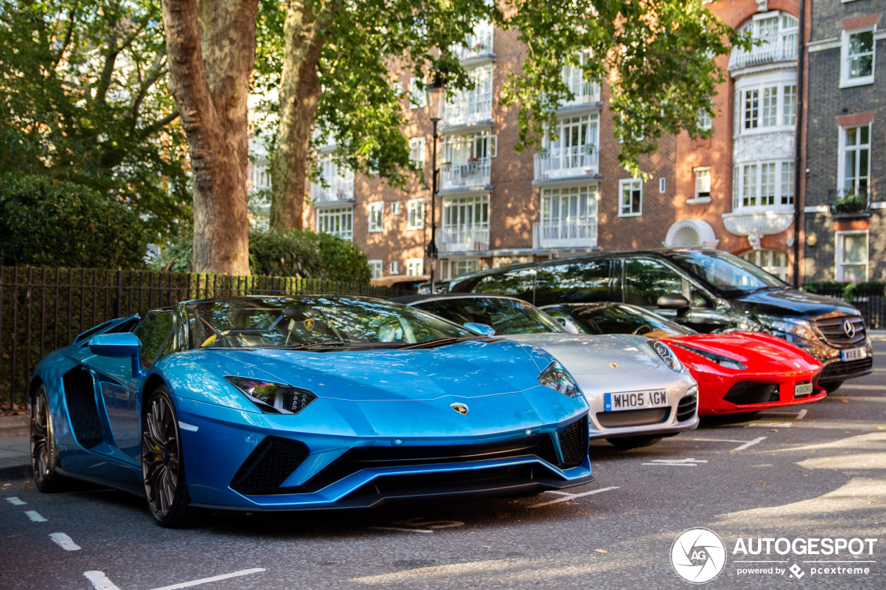 Lamborghini Aventador S LP740-4 Roadster