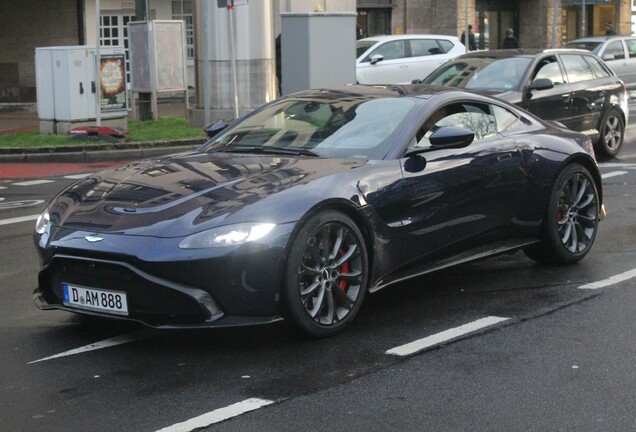 Aston Martin V8 Vantage 2018