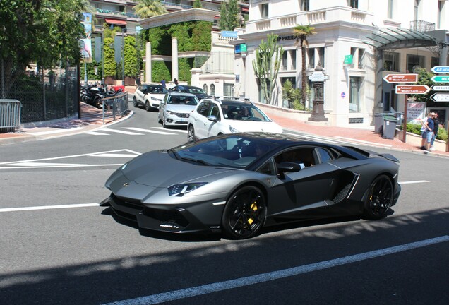 Lamborghini Aventador LP700-4