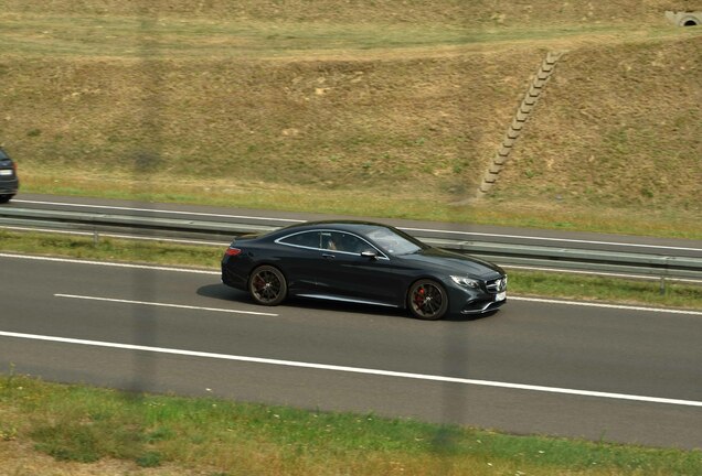 Mercedes-AMG S 63 Coupé C217