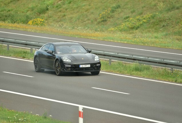 Porsche 971 Panamera Turbo