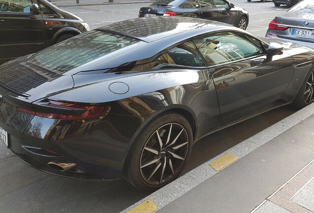 Aston Martin DB11